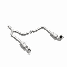 Load image into Gallery viewer, MagnaFlow Direct Fit Catalytic Converter 2009-2014 E-150 4.6 L Underbody