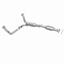 Load image into Gallery viewer, MagnaFlow Direct Fit Catalytic Converter 00-04 S10/Sonoma 4.3L