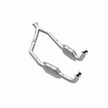 Load image into Gallery viewer, MagnaFlow Direct Fit Catalytic Converter OEM 2003 Land Rover Discovery Underbody