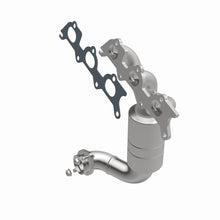 Load image into Gallery viewer, MagnaFlow DF Cat Conv 07-11 Chrysler Sebring 2.7L Fr Manifold / 08-10 Dodge Avenger 2.7L Fr Manifold