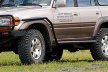 Load image into Gallery viewer, ARB Deluxe Side Rail &amp; Step S 80Ser W/Floor