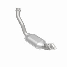Load image into Gallery viewer, MagnaFlow Direct Fit Catalytic Converter 97-01 Explorer-Mountaineer