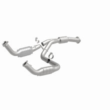 Load image into Gallery viewer, MagnaFlow Direct Fit Catalytic Converter 11-13 Chev Silverado 2500 HD/3500 HD 6.0L