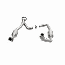 Load image into Gallery viewer, MagnaFlow Direct Fit Catalytic Converter 00-03 Ford E150 5.4L