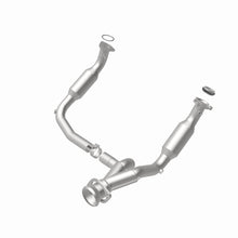 Load image into Gallery viewer, MagnaFlow Direct Fit Catalytic Converter 2007-2008 Cadillac Escalade 6.2L