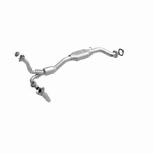 Load image into Gallery viewer, MagnaFlow Direct Fit Catalytic Converter 01-05 Chevy Blazer 4.3L 2WD