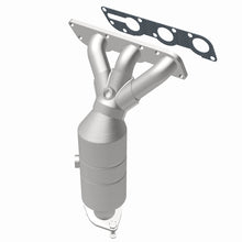 Load image into Gallery viewer, MagnaFlow Direct Fit Catalytic Converter 04-05 Suz Verona2.5 Manifold Front