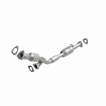 Load image into Gallery viewer, MagnaFlow Direct Fit Catalytic Converter 02-03 Saturn Vue 3.0L Rear