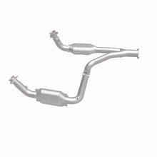 Load image into Gallery viewer, MagnaFlow Direct Fit Catalytic Converter 00-01Tahoe/Yukon V8 5.7L