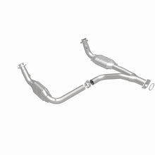 Load image into Gallery viewer, MagnaFlow DF Cat Conv 07-09 Chevrolet/GMC Silverado/Sierra 2500 HD 6.0L Y-Pipe Assy excludes Classic