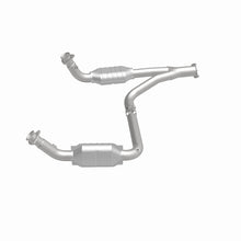 Load image into Gallery viewer, MagnaFlow Direct Fit Catalytic Converter 00-01Tahoe/Yukon V8 5.7L