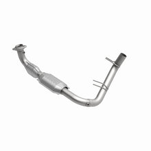 Load image into Gallery viewer, MagnaFlow Direct Fit Catalytic Converter 97-98 Ford Trucks 5.4L
