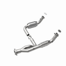 Load image into Gallery viewer, MagnaFlow Direct Fit Catalytic Converter 07-09 Hummer Truck H2 Y-Pipe Assy