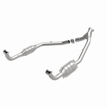 Load image into Gallery viewer, MagnaFlow Direct Fit Catalytic Converter 94-95 Disc./Defender 3.9L