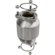 Load image into Gallery viewer, MagnaFlow Direct Fit Catalytic Converter 04-06 Suzuki Forenza 2.0L