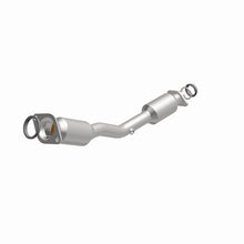 Load image into Gallery viewer, MagnaFlow Direct Fit Catalytic Converter 2009-2013 Cube 1.8 L Underbody