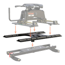 Load image into Gallery viewer, Curt X5 Gooseneck-to-5th-Wheel Adapter Plate for Double Lock