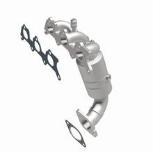 Load image into Gallery viewer, MagnaFlow DF Cat Conv 07-11 Chrysler Sebring 2.7L Rr Manifold/08-10 Dodge Avenger 2.7L Rear Manifold