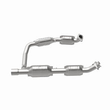 Load image into Gallery viewer, MagnaFlow Direct Fit Catalytic Converter 05-07 Ford E-250/E-350 Econoline V8 5.4L