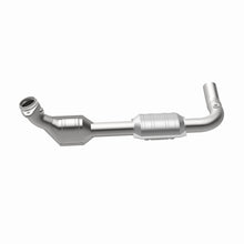Load image into Gallery viewer, MagnaFlow Direct Fit Catalytic Converter 00-04 Ford E150 4.6L D/S