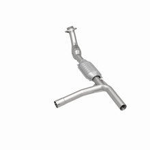 Load image into Gallery viewer, MagnaFlow Direct Fit Catalytic Converter 97-99 E-150/250 4.6L P/S