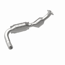 Load image into Gallery viewer, MagnaFlow Direct Fit Catalytic Converter 03-04 Exped 4.6L Driver Side