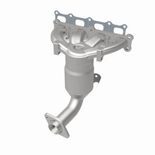 Load image into Gallery viewer, MagnaFlow DF Cat Conv 07 Dodge Caliber 2.4L Manifold AWD/07-10 Jeep Patriot 2.4L Manifold 4WD 49-St