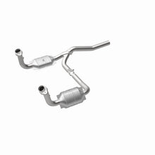 Load image into Gallery viewer, MagnaFlow Direct Fit Catalytic Converter 07-11 Dodge Nitro 4.0L