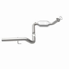 Load image into Gallery viewer, MagnaFlow Direct Fit Catalytic Conv 02-06 Cadillac Escalade / 02-06 GM Yukon (Inc Denali) 6.0L D/S