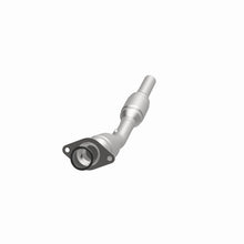 Load image into Gallery viewer, MagnaFlow Direct Fit Catalytic Converter Converter 05-08 Toyota Corolla 1.8L