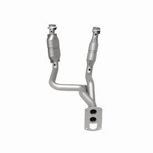 Load image into Gallery viewer, MagnaFlow Direct Fit Catalytic Converter 05-07 Ford F250/F350 5.4L