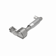 Load image into Gallery viewer, MagnaFlow Direct Fit Catalytic Converter 04-06 F-150 Pickup 5.4L 2WD D/S