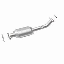 Load image into Gallery viewer, MagnaFlow Direct Fit Catalytic Converter 01-04 Pathfinder Driver Side Rear
