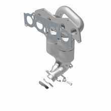 Load image into Gallery viewer, MagnaFlow Direct Fit Catalytic Converter 01-03 Toyota RAV4 2.0L