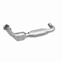 Load image into Gallery viewer, MagnaFlow Direct Fit Catalytic Converter 97-98 Ford Exped 4.6L D/S