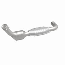 Load image into Gallery viewer, MagnaFlow Direct Fit Catalytic Converter 99-00 Ford Exped 4.6L
