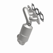Load image into Gallery viewer, MagnaFlow Direct Fit Catalytic Converter 01-05 Ford Escape / Mazda Tribute 2.0L (CA Emissions)