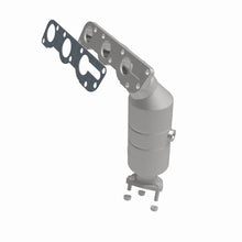Load image into Gallery viewer, MagnaFlow Direct Fit Catalytic Converter 04-05 Suz Verona2.5 Manifold Front