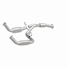Load image into Gallery viewer, MagnaFlow Direct Fit Catalytic Converter 11-13 Chev Silverado 2500 HD/3500 HD 6.0L