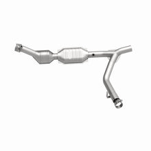 Load image into Gallery viewer, MagnaFlow Direct Fit Catalytic Converter 01 Ford Trucks 5.4L