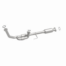 Load image into Gallery viewer, MagnaFlow Direct Fit Catalytic Converter California Grade CARB Compliant 95-97 Toyota Avalon
