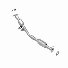 Load image into Gallery viewer, MagnaFlow Direct Fit Catalytic Converter 02-03 Saturn Vue 3.0L Rear