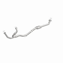 Load image into Gallery viewer, MagnaFlow Direct Fit Catalytic Converter 98-00 Sienna 3.0L