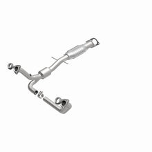 Load image into Gallery viewer, MagnaFlow Direct Fit Catalytic Converter Chevy S-10 00-02 OEM