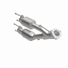 Load image into Gallery viewer, MagnaFlow Direct Fit Catalytic Converter 00-01 Cherokee 4L Front