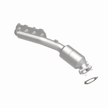 Load image into Gallery viewer, MagnaFlow Direct Fit Catalytic Converter 02-04 VW Passat 4.0L