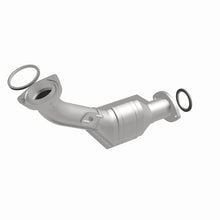 Load image into Gallery viewer, MagnaFlow Direct Fit Catalytic Converter 02-04 Tacoma 3.4L front 50S