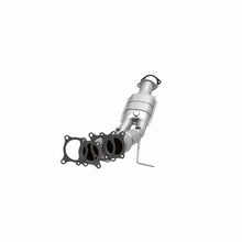 Load image into Gallery viewer, MagnaFlow Direct Fit Catalytic Converter 99-01 Volvo S80 2.9L