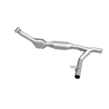 Load image into Gallery viewer, MagnaFlow Direct Fit Catalytic Converter 97-98 Expedition-Navigator