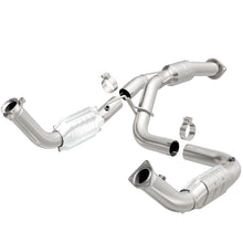 Load image into Gallery viewer, MagnaFlow Direct Fit Catalytic Converter 11-13 Chev Silverado 2500 HD/3500 HD 6.0L